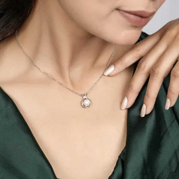 Classic Pearl Drop Pendant Necklace for Women
